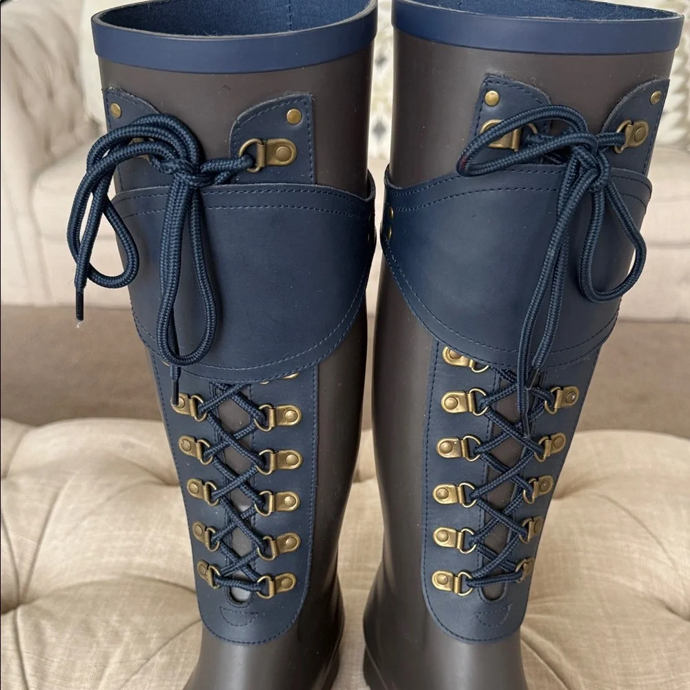 UGG Women's Black and Navy Lace-Up Boots - Picture 4 of 15